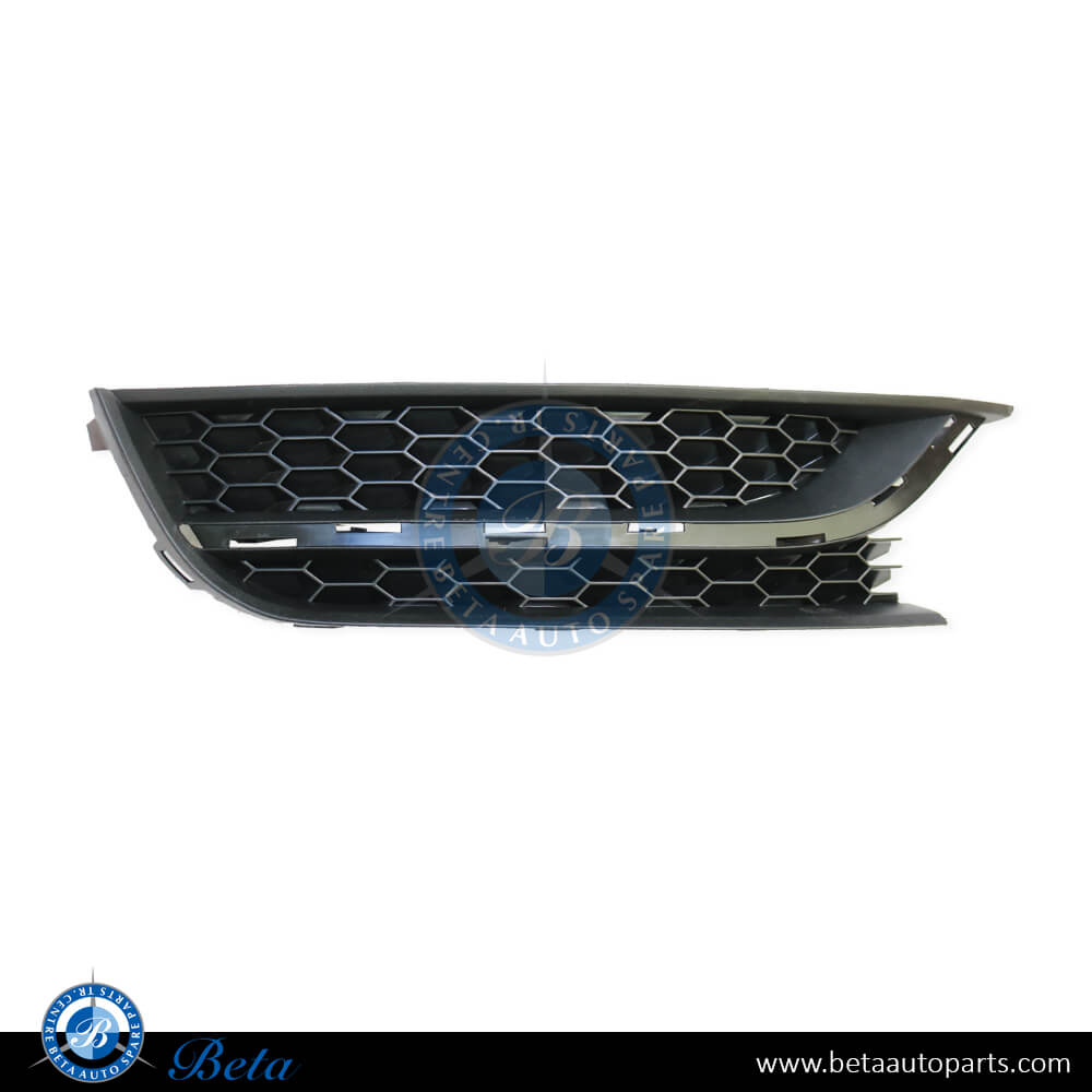 Right Side Fog Lamp Cover without Hole USA type for Volkswagen Passat 2011-2014 models, Part Number 561853666E9B9